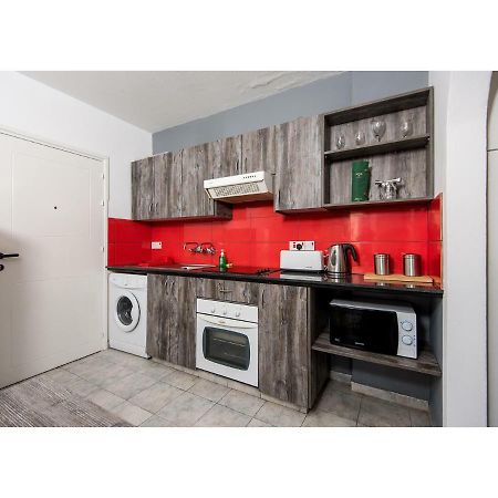 Holiday Apartment Larnaca Bagian luar foto