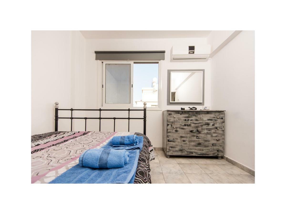 Holiday Apartment Larnaca Bagian luar foto